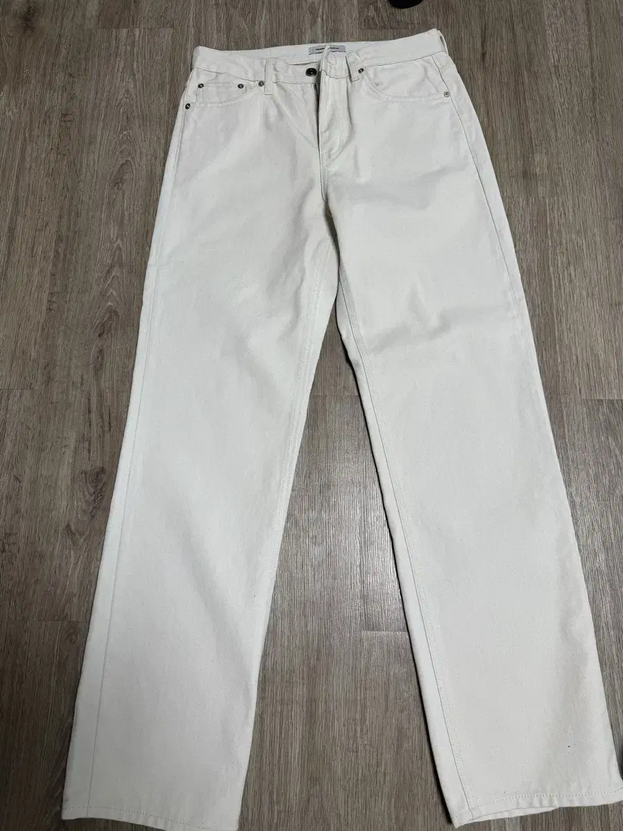 브랜디드 1880 PURE CREAM JEANS 30 사이즈 팝니다.