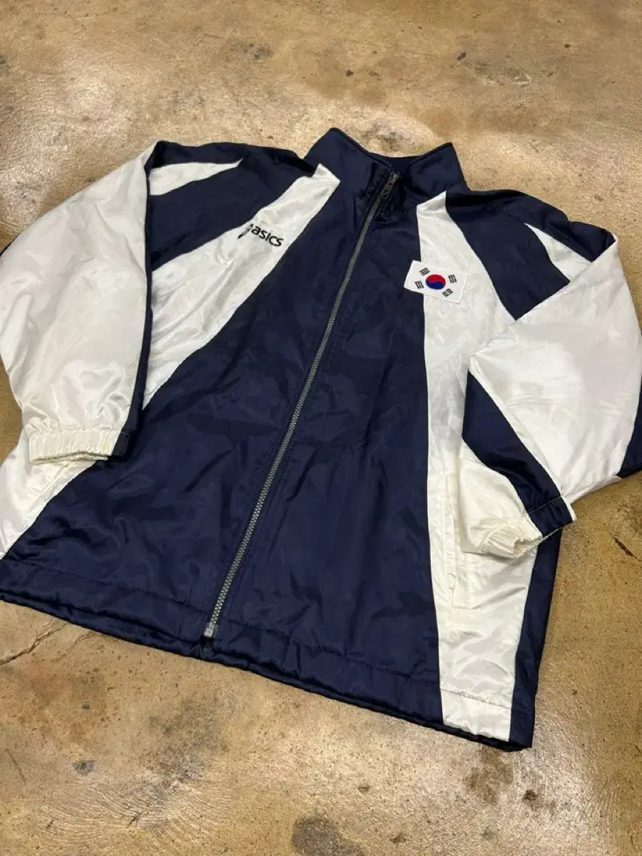 (Genuine/M) Asics Old School Captain's Windbreaker Navy White