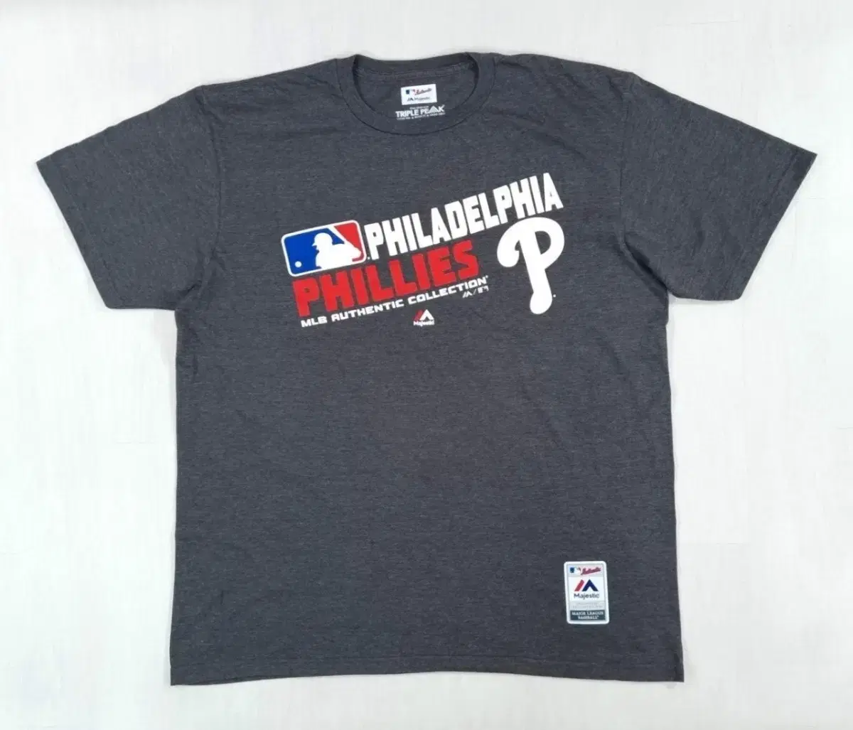 MLB Philadelphia Phillies Short Sleeve T-Shirt XL