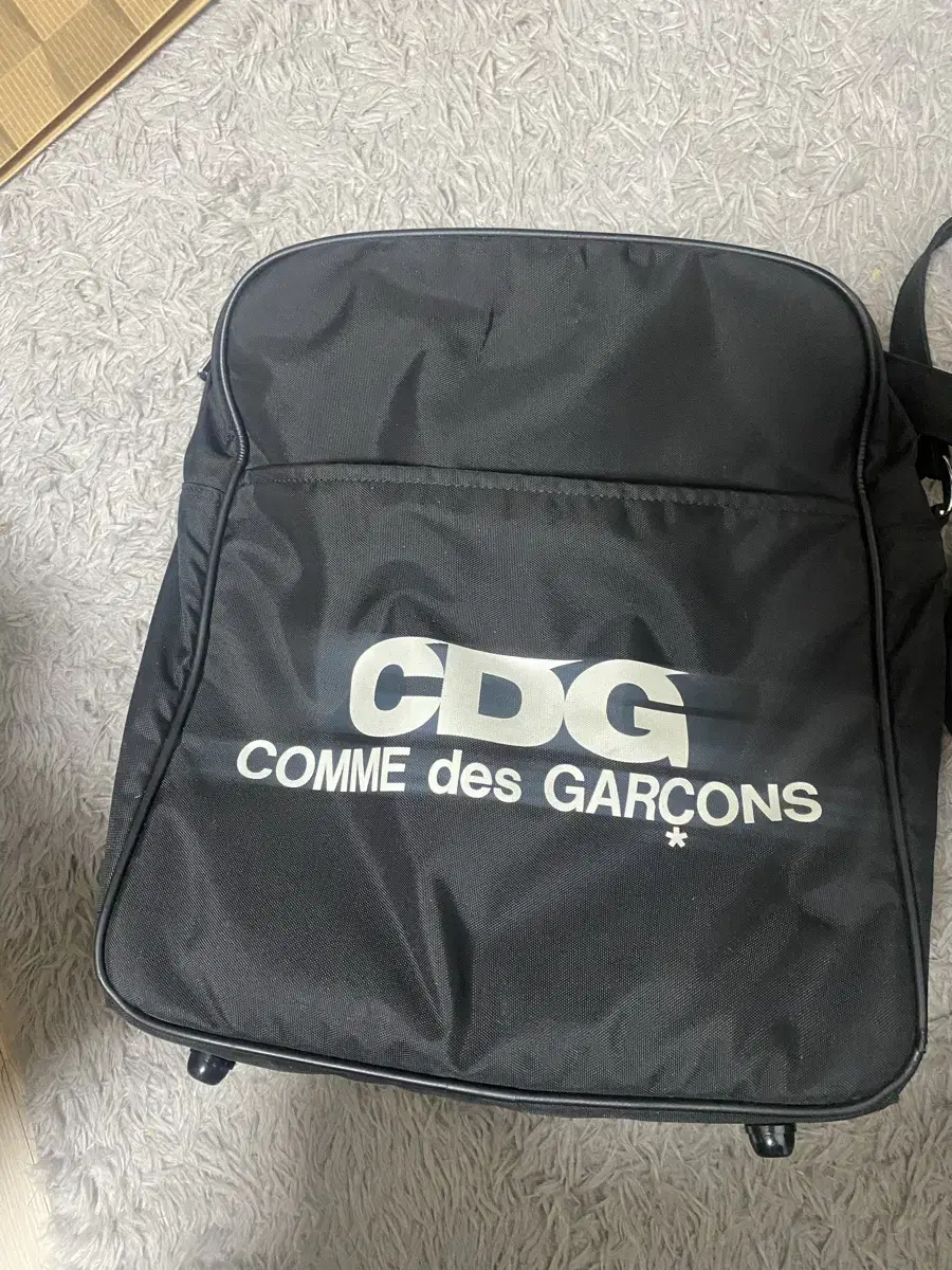 꼼데가르송 CDG 크로스백