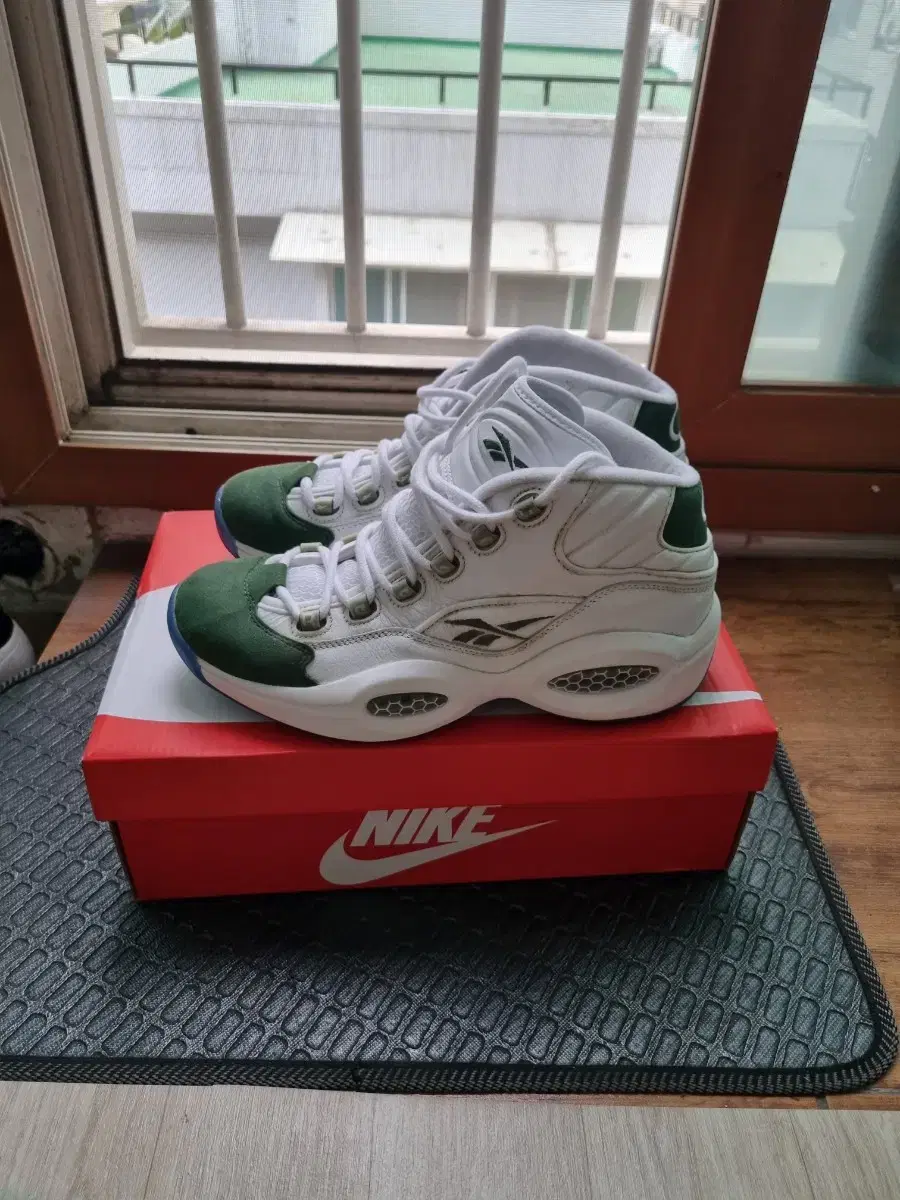 Reebok Question MID 275