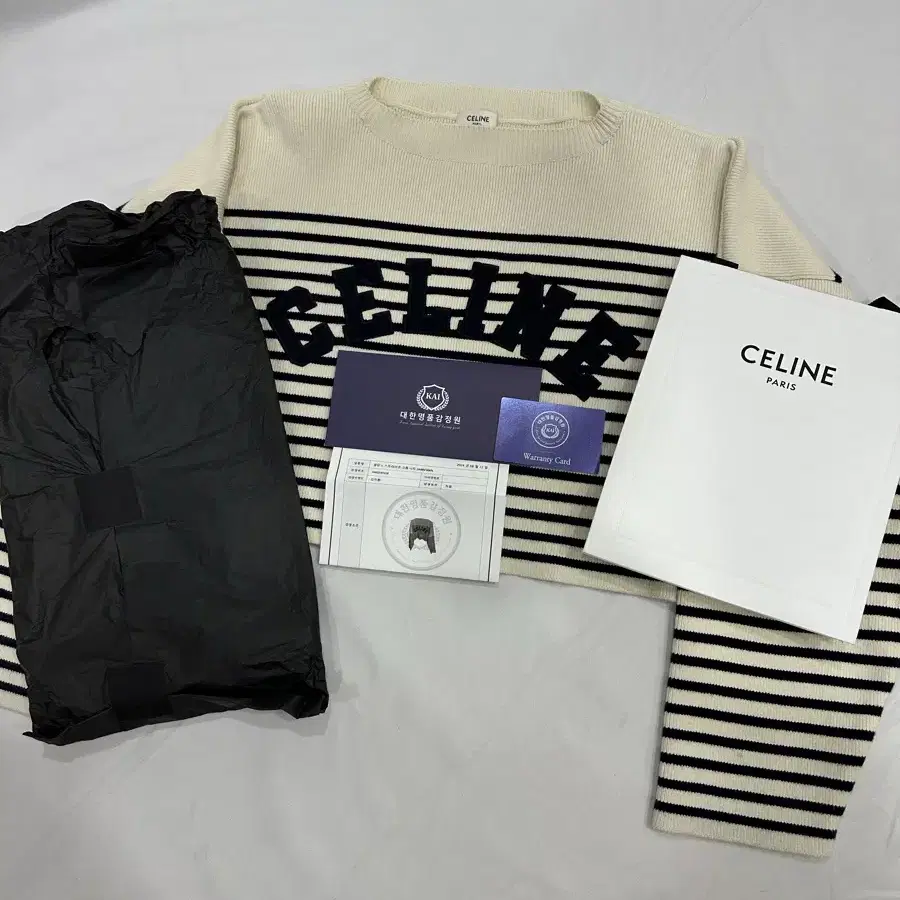 [S] CELINE 셀린느 여성 스프라이트 자수 코튼 로고 크롭 니트