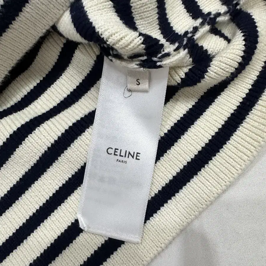 [S] CELINE 셀린느 여성 스프라이트 자수 코튼 로고 크롭 니트