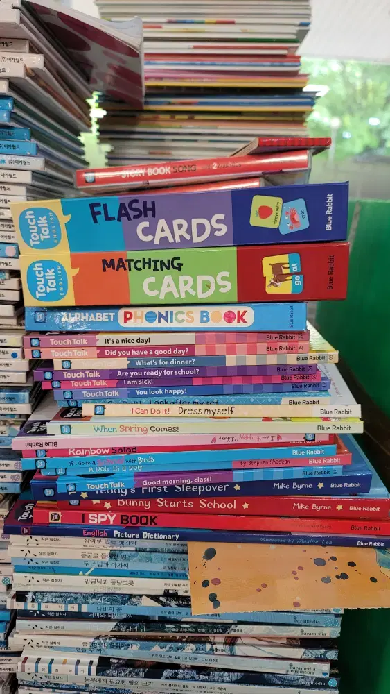 TouchTalk English Bloo Rabbit 21 Book Set Primary Books