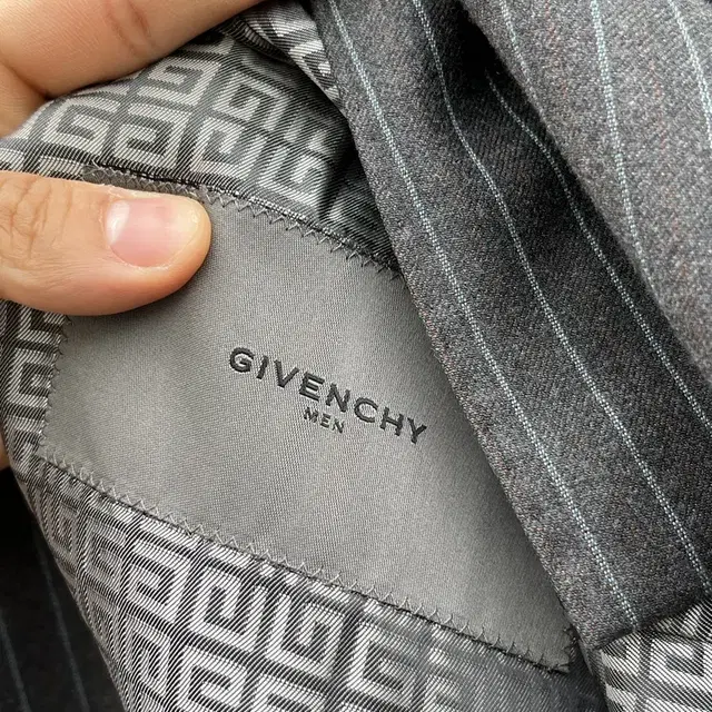 지방시 스트라이프 블레이져 Givenchy