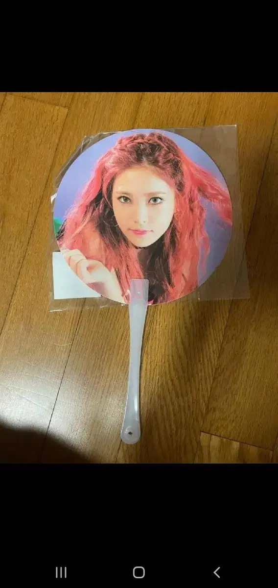 Red Velvet Russian Roulette Fan (Set of 3)