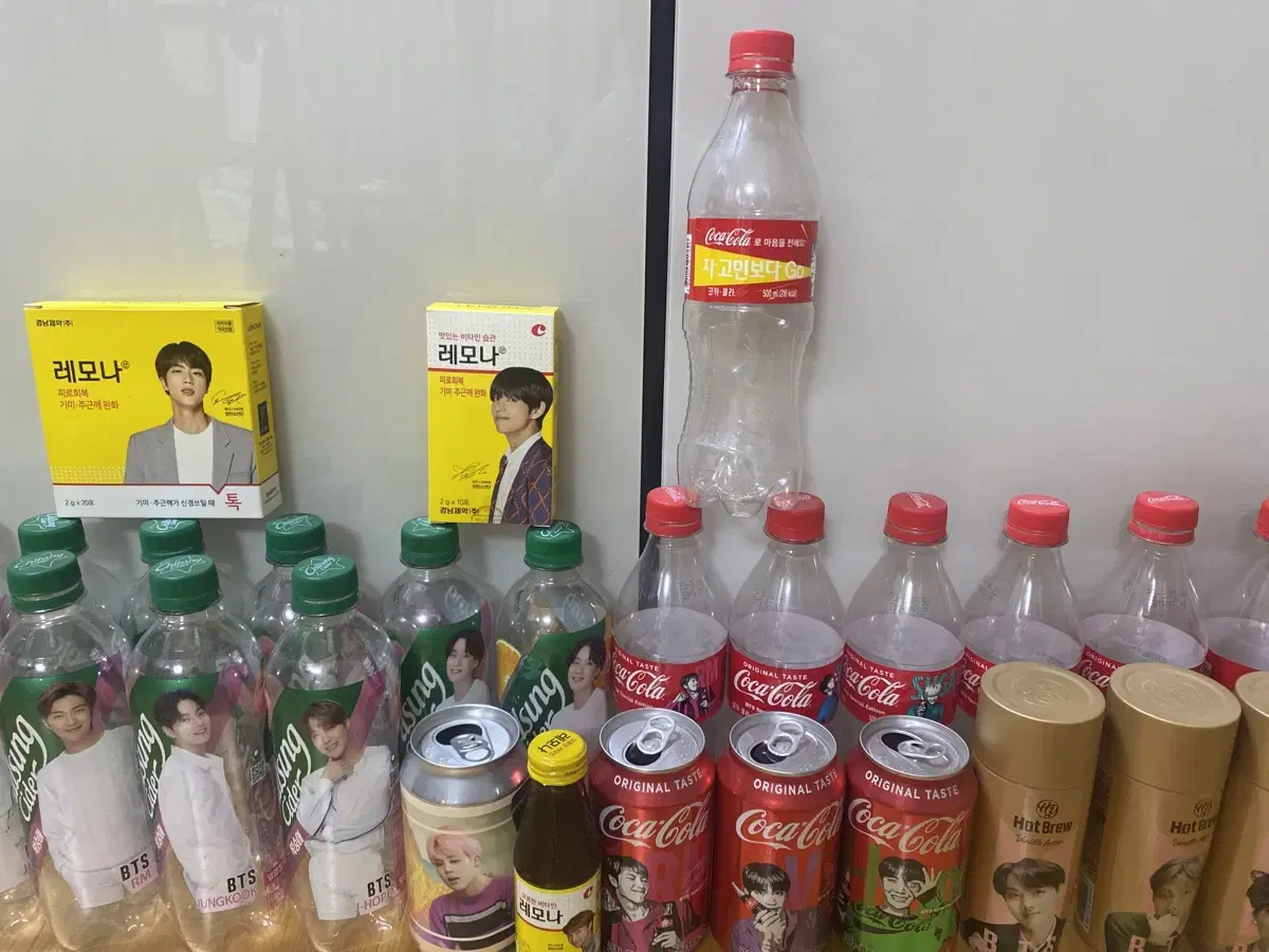 Bangtan drink bottles are free unofficial goods I'm giving away a bunch for 1000 won.