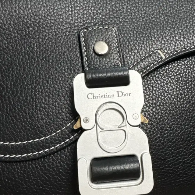 DIOR 디올 Saddle 스몰 플랩 스트랩백