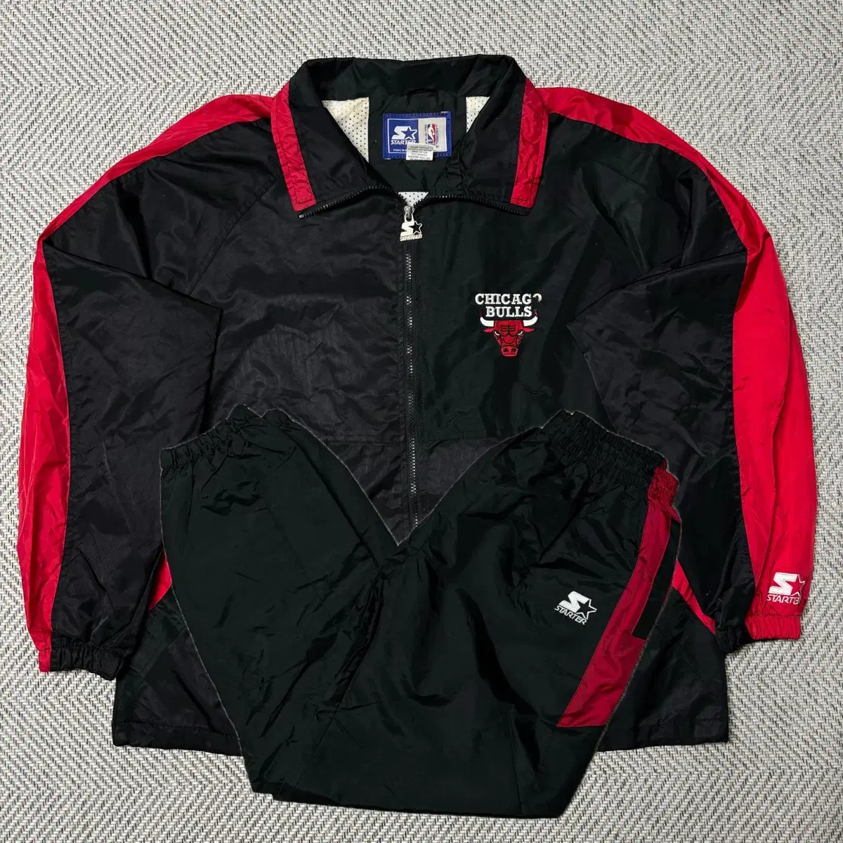 STARTER x NBA 90s Old School Chicago Bulls Windbreaker Setup