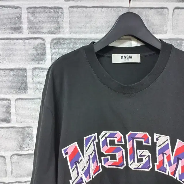 8-27/MSGM 블랙 자수티 남성