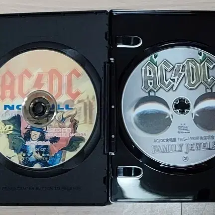 DVD  헤비메탈밴드 AC/DC 총 3장