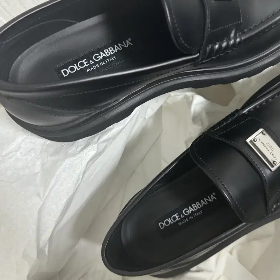 DOLCE&GABBANA Black Hardware Loafers 250