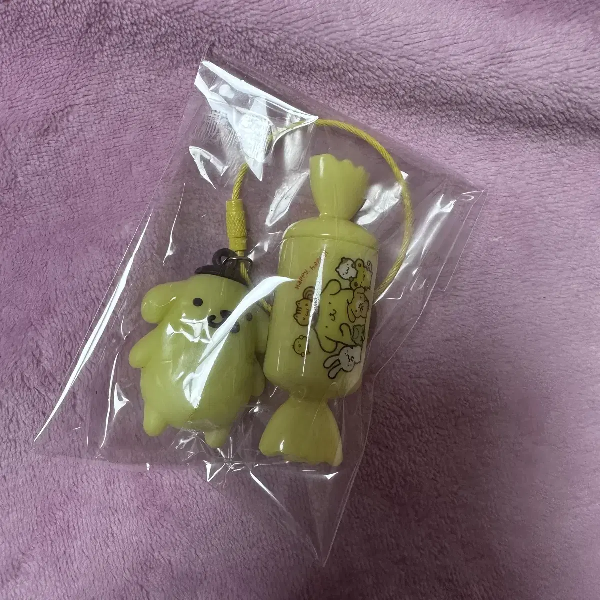 Unsealed / Pompompurin keyring Eraser Set