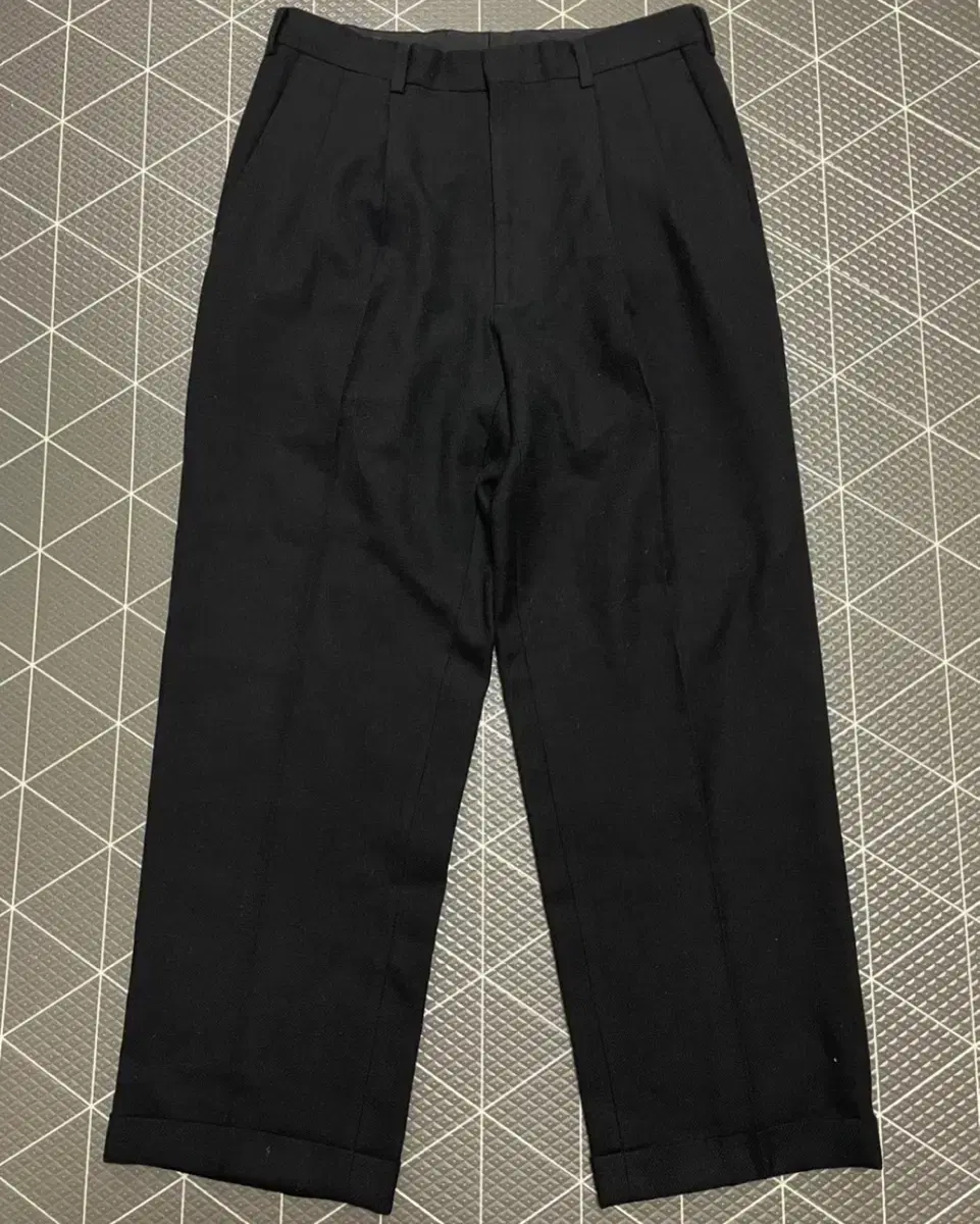 bElFORMO Wide Slacks Pants