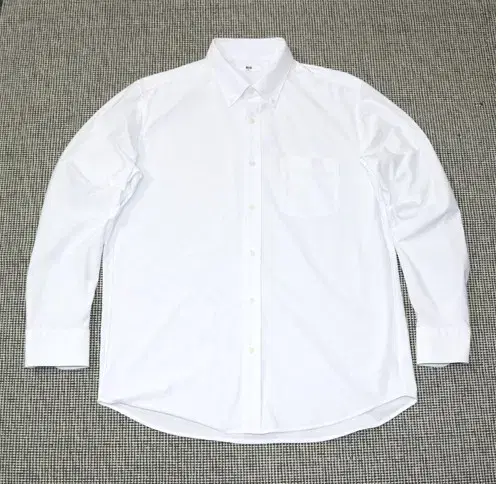 Uniqlo White South 105