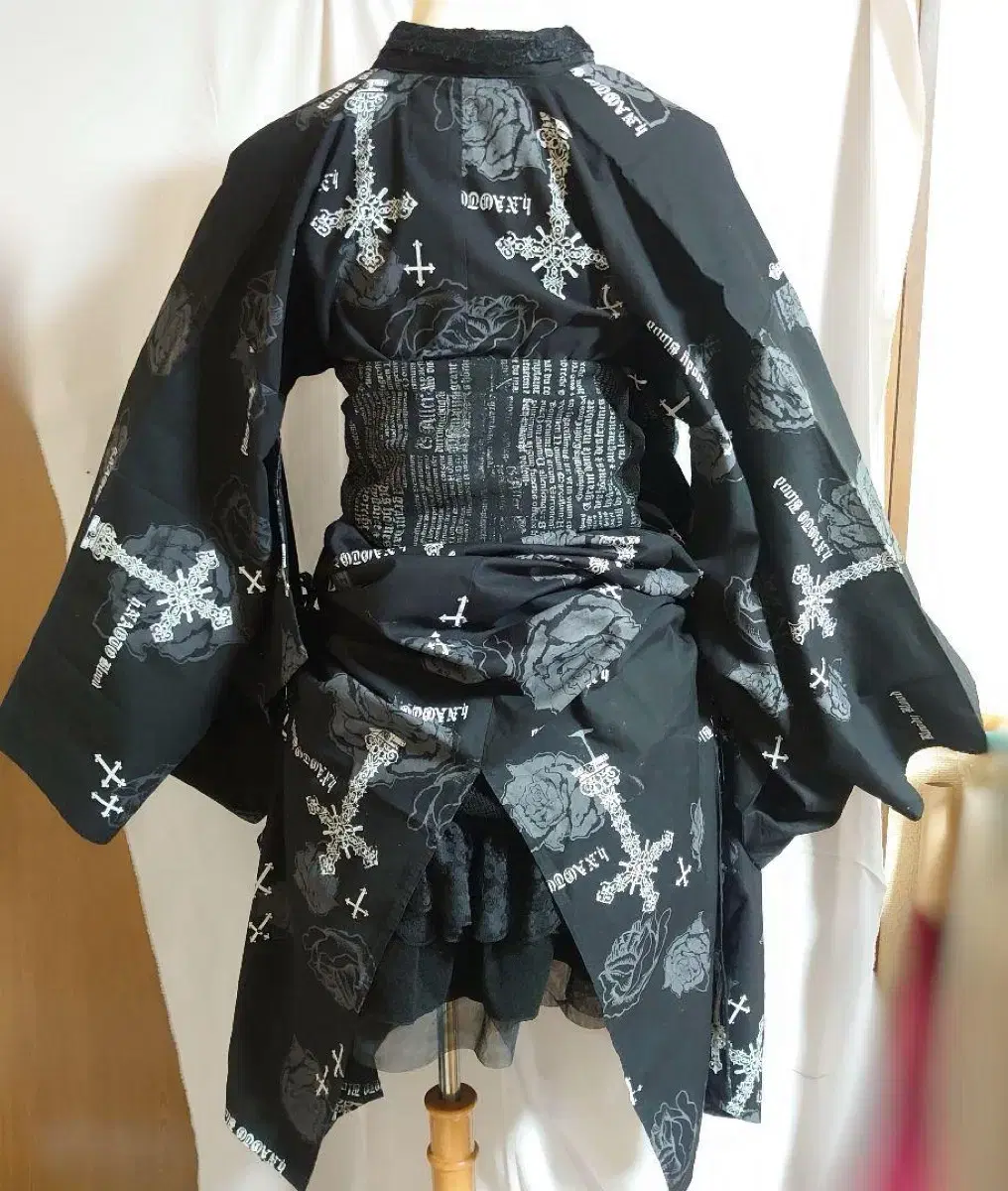 H.NAOTO BLOOD Rose Yukata