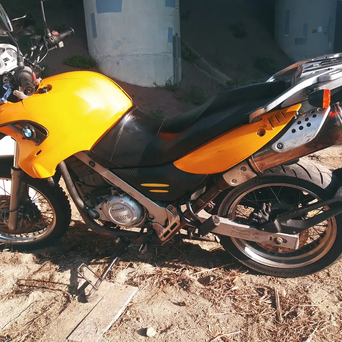 고장난 Bmw f650gs 2대 판매합니다. 각 2001식과 2005년식