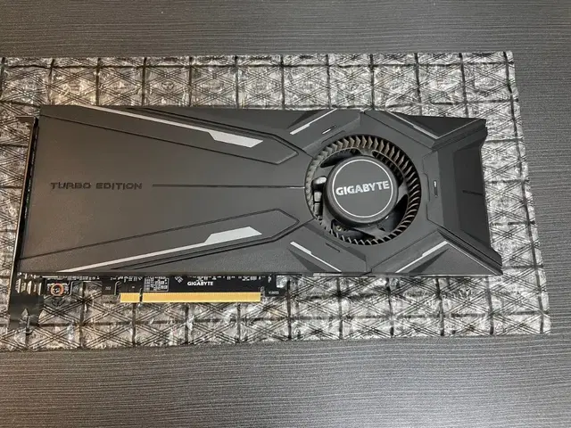 기가바이트 RTX2080TI  터보 GV-N208TTURBO-11GC