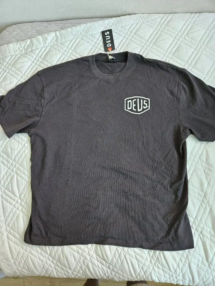 Deus Short sleeve L sells