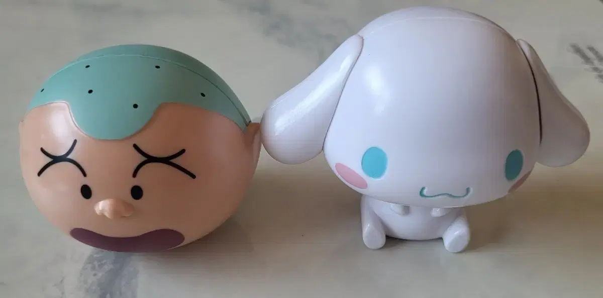 We sell Sanrio Kapucyra Hoon and Kapucyra Cinnamoroll.