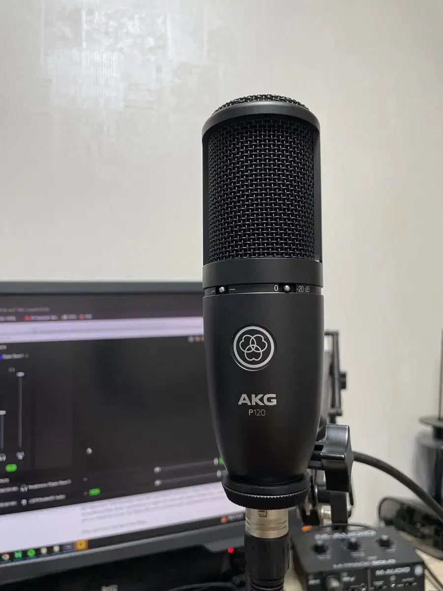 akg p120 콘덴서 마이크