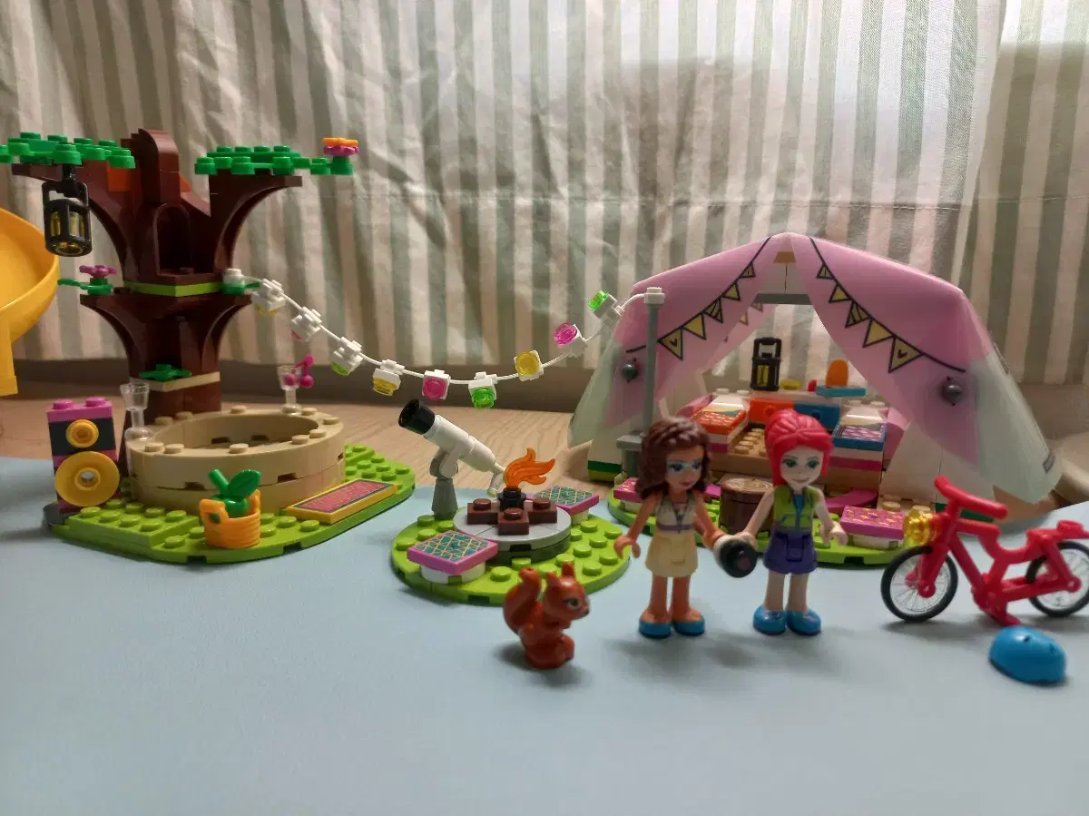 LEGO Friends Forest Glamping 41392 sells