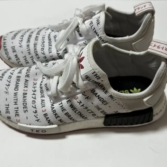 아디다스 노마드 패스포트 NMD R1 도쿄 270