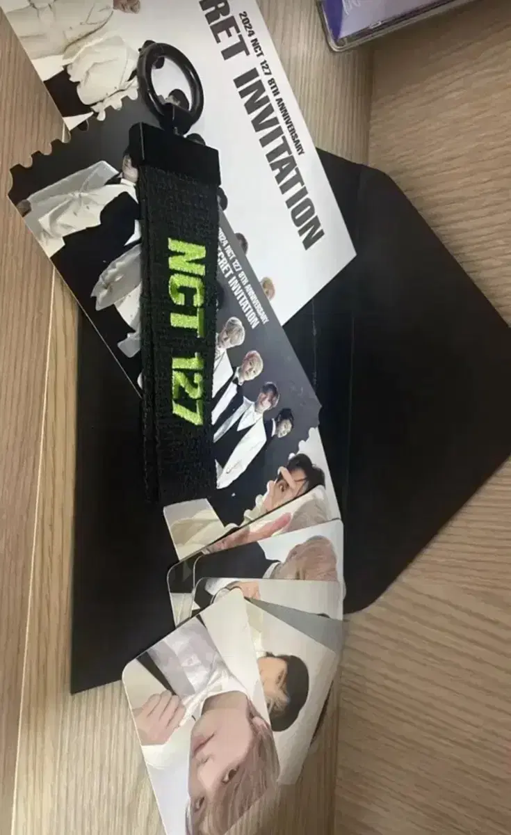 Source)nct 127 fanmeeting photocard