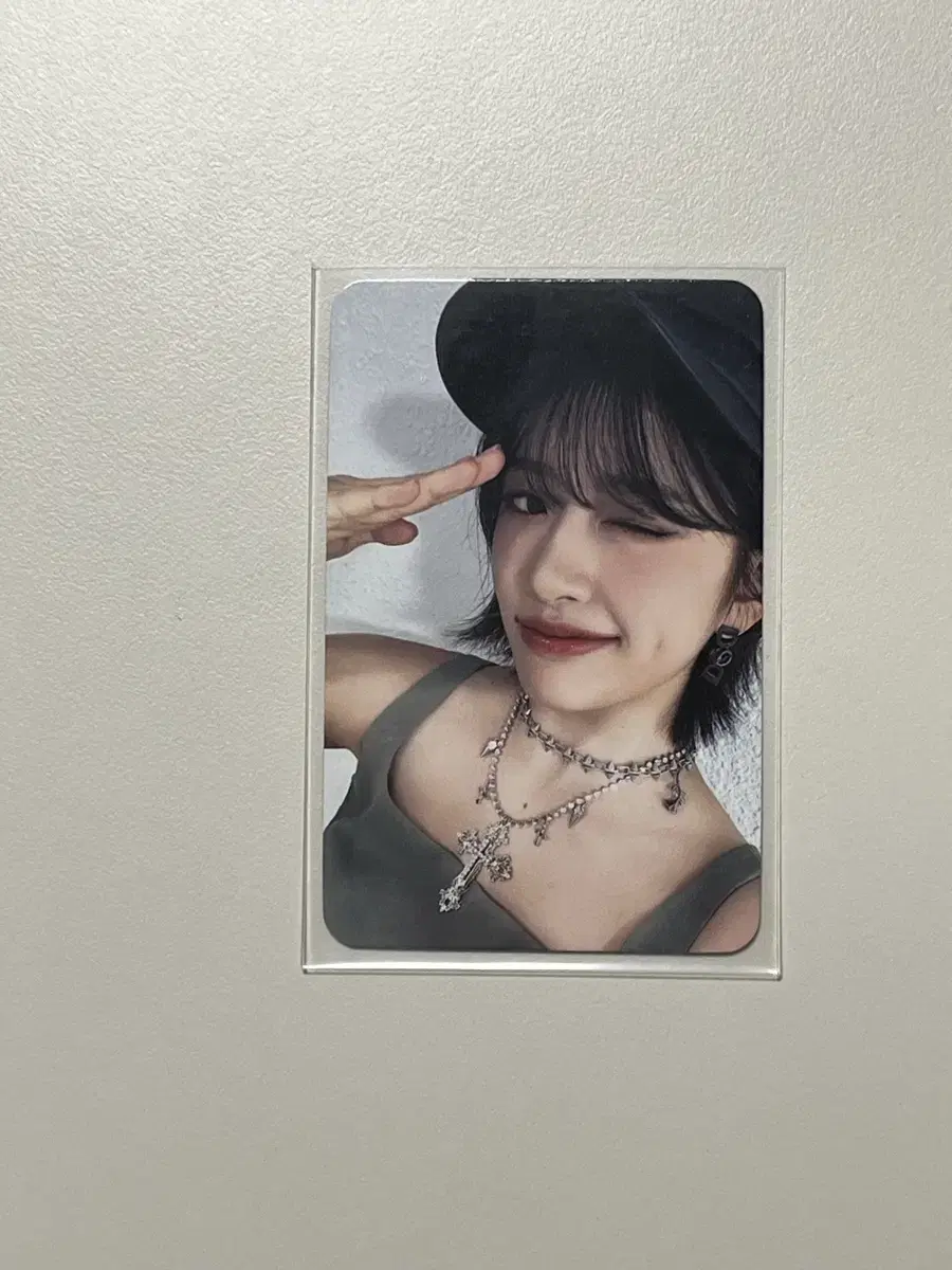 I ive ahn yujin photocard for sale!