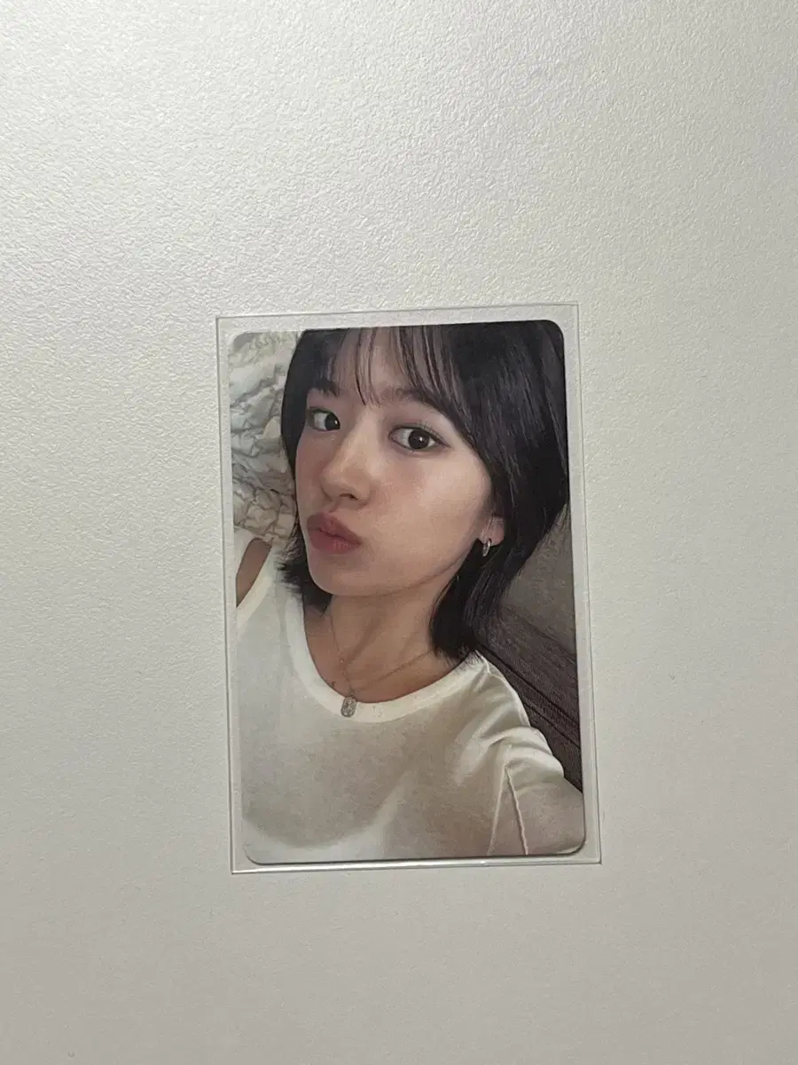 I ive ahn yujin photocard for sale!