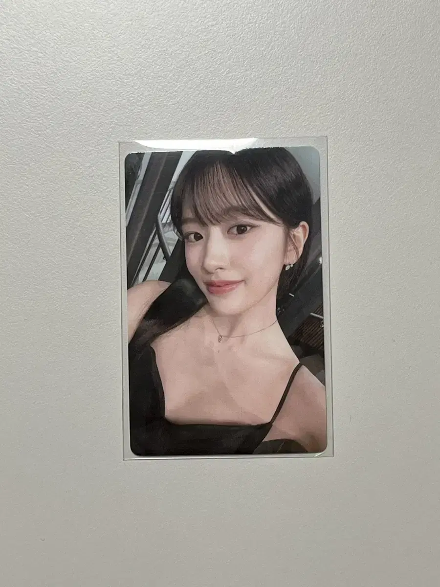 I ive ahn yujin photocard for sale!