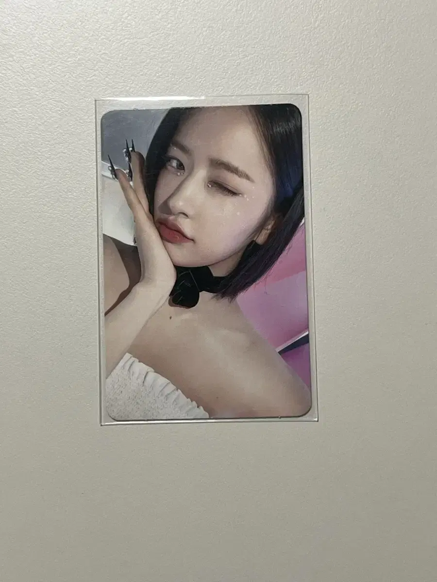 I ive ahn yujin photocard for sale!