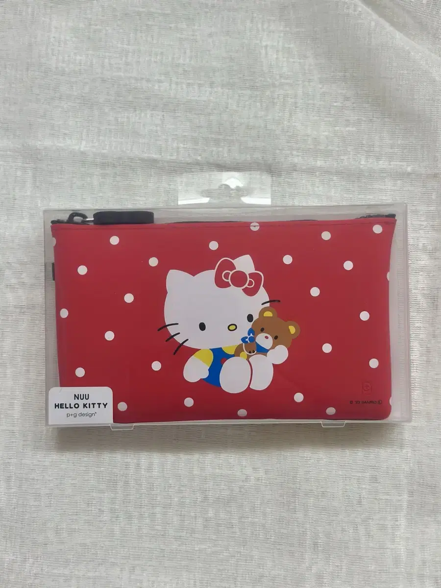 Sanrio collaboration nuu kitty silicone pouch