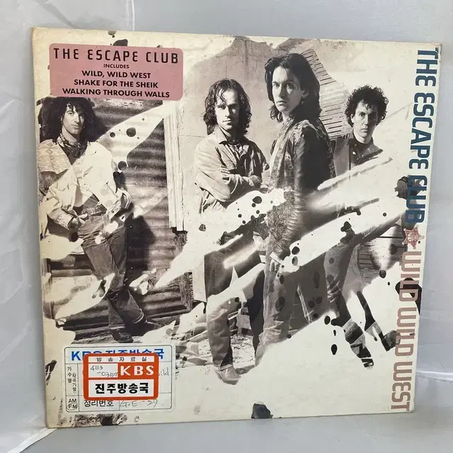 THE ESCAPE CLUB LP / AA4547