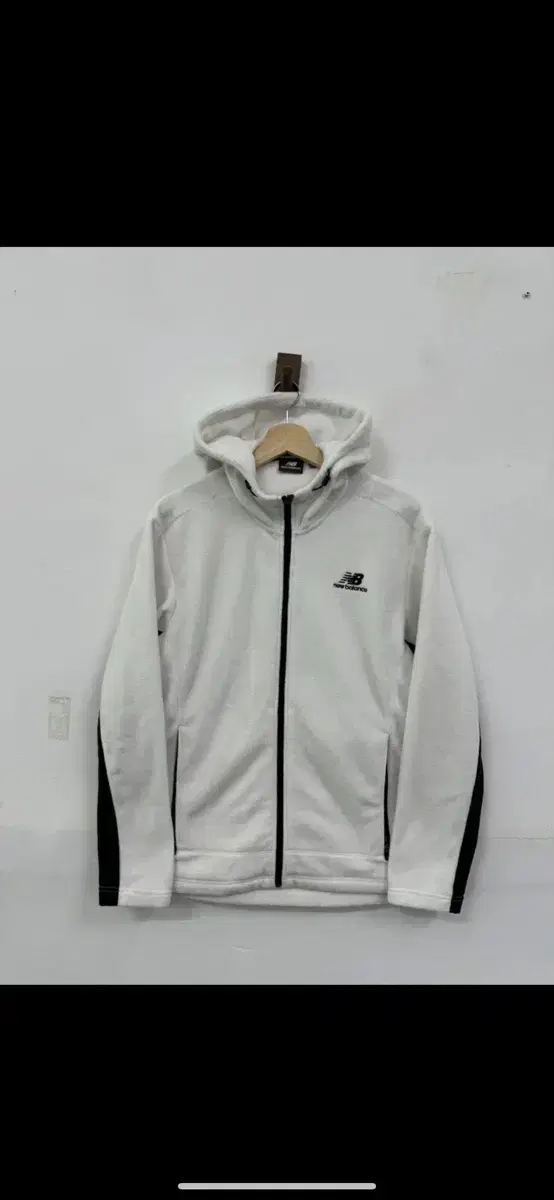 (105)New Balance Common Fleece Hoodie Zip Up