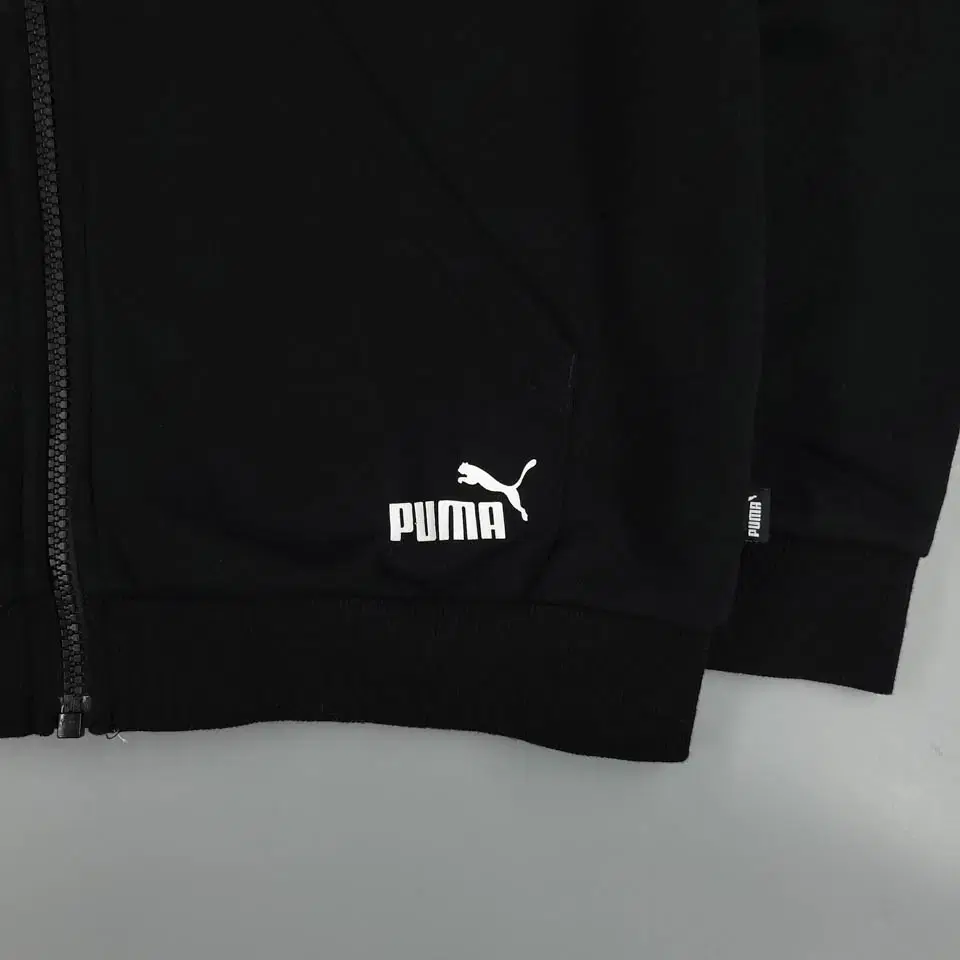 PUMA 퓨마 푸마 블랙 화이트 투톤배색 빅프린팅 코튼혼방 스웻 후드집업