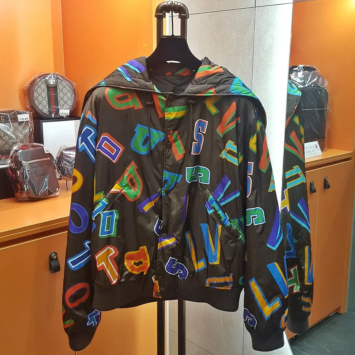 [S+] Louis Vuitton NBA Letters Windbreaker Bloomin' 54