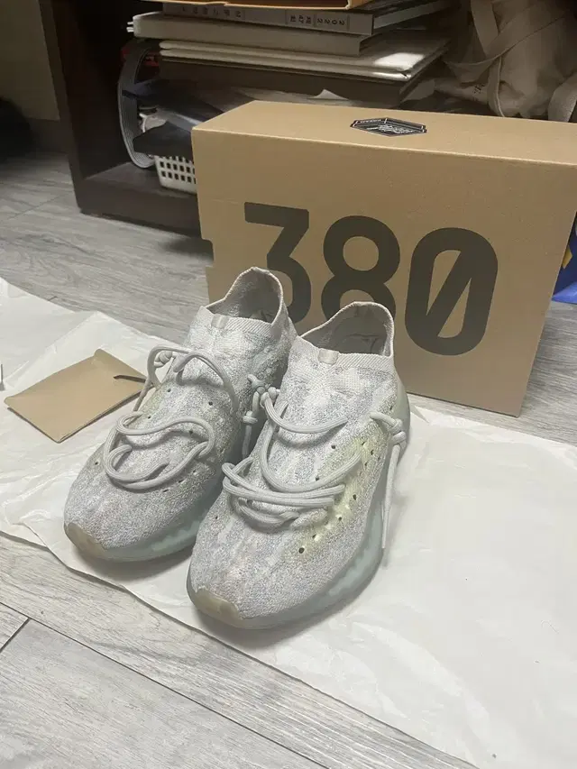 Adidas Yeezy Boost 380 Alien Blue 이지부스트