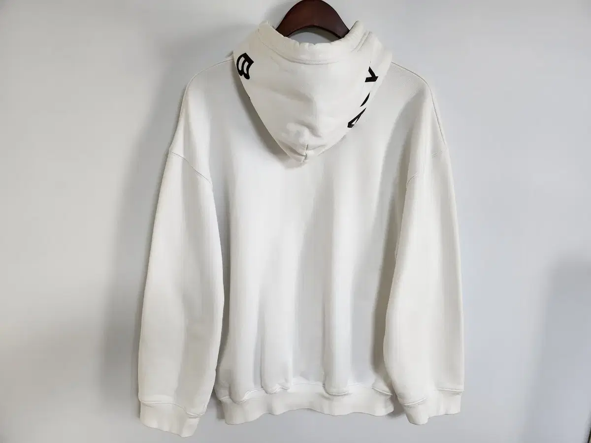 L Balenciaga White Hat Logo Hoodie 492190