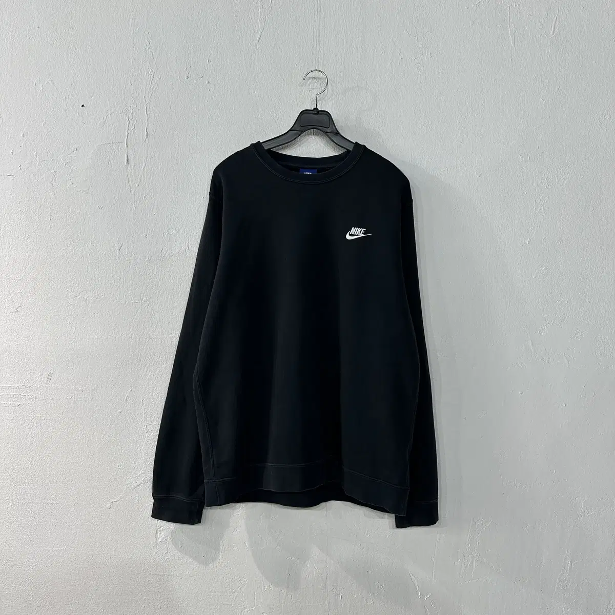 Nike Black and White Sweatshirt XL