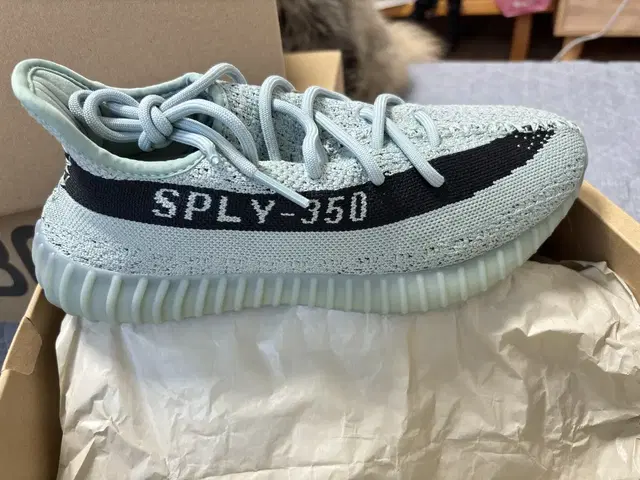 아디다스 yeezy boost 350 v2 (hq2060)새상품팝니다.