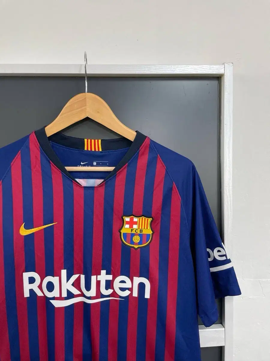 [L] Nike Barcelona 18-19 Season Shirt T-Shirt