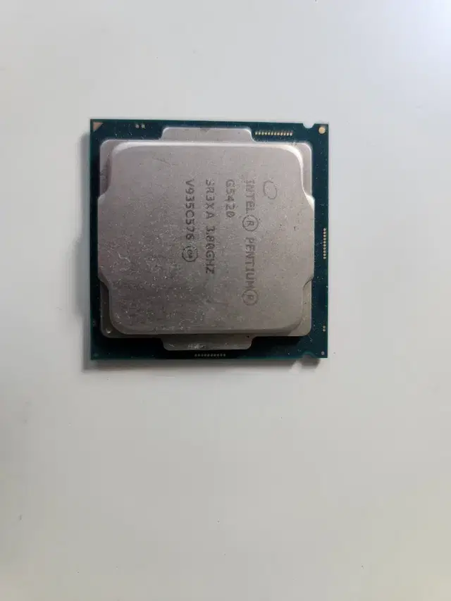 9세대 팬티엄 g5420 3.8ghz 수량 많음