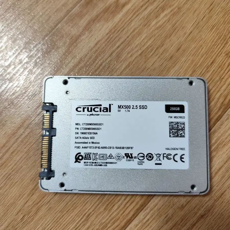 마이크론 Crucial MX300 (275GB)