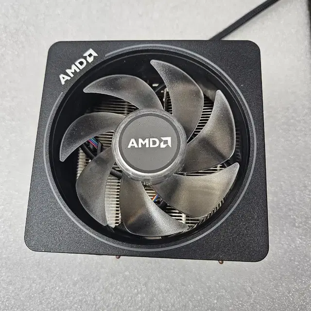 AMD CPU 쿨러 입니다