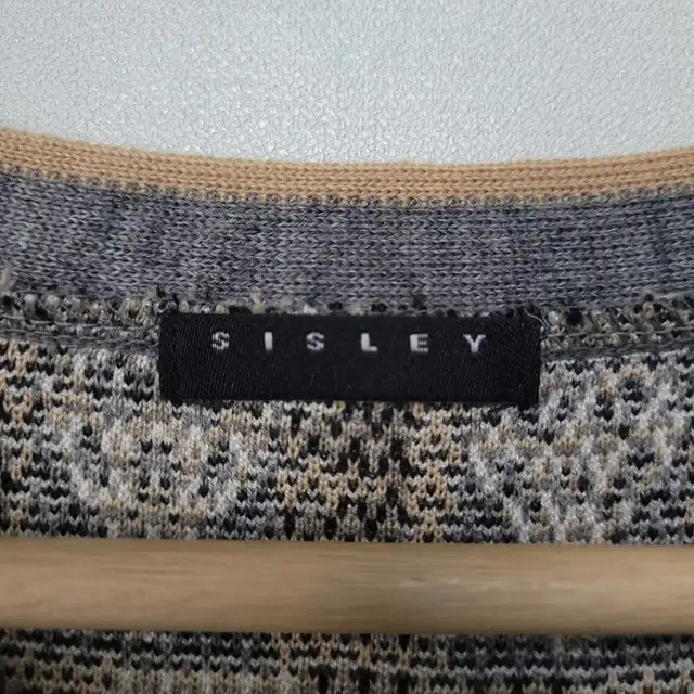 SISLEY 시슬리 브이넥 패턴 슬림니트원피스