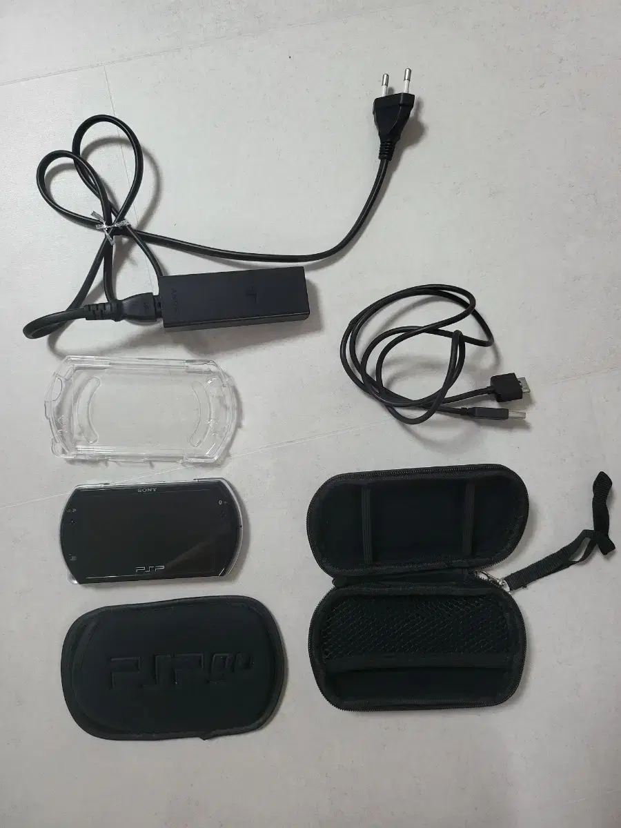 psp go 128g 블랙 정발 제품 판매합니다