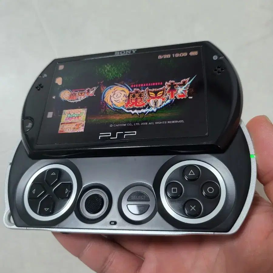 psp go 128g 블랙 정발 제품 판매합니다