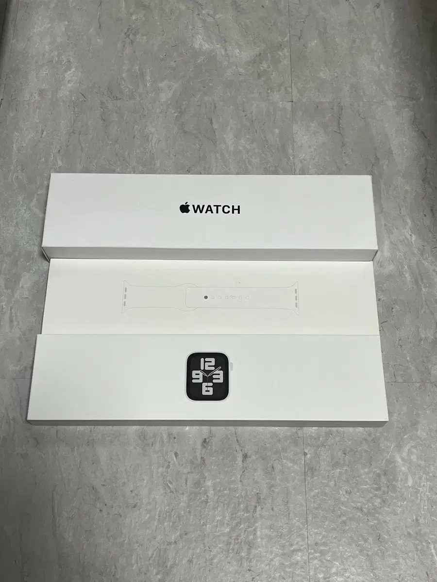 Apple Watch SE 2 40m Silver Box Only