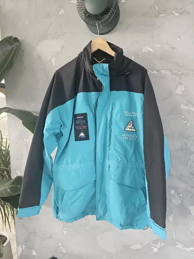 휠라 FILA 바람막이 115SIZE 새것 팝니다